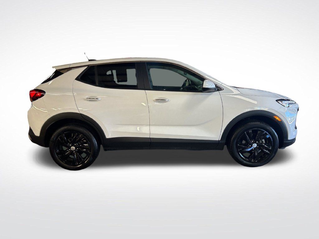Used 2024 Buick Encore GX Preferred w/ Comfort Package AWD/4WD image 7