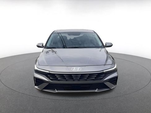 Used 2025 Hyundai Elantra SEL image 4