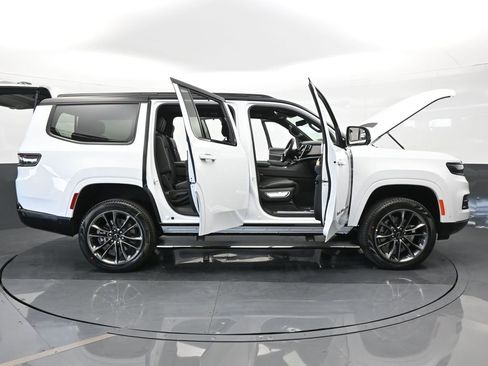 Used 2024 Jeep Grand Wagoneer Series II w/ Quick Order Packagew 28T image 73