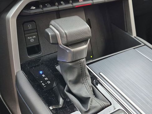 Used 2025 Toyota Tundra Platinum AWD/4WD image 15
