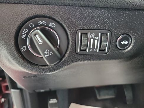 Used 2019 Chrysler 300 Touring w/ Driver Convenience Group RWD image 31