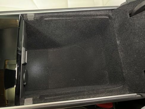 Used 2021 Tesla Model Y Long Range image 22