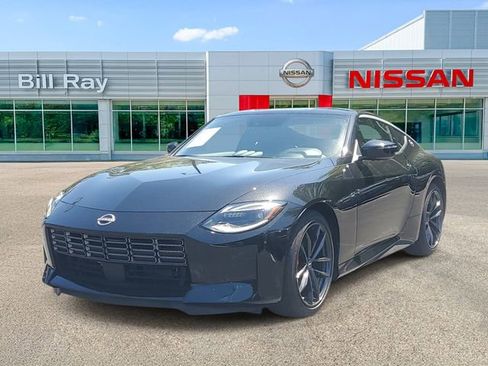 Certified 2024 Nissan Z Performance w/ Floor Mat Package RWD image 2