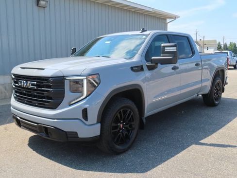 Used 2024 GMC Sierra 1500 Pro w/ Graphite Edition AWD/4WD image 5