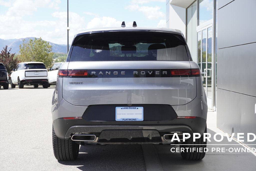 Used 2025 Land Rover Range Rover Sport SE AWD/4WD image 6