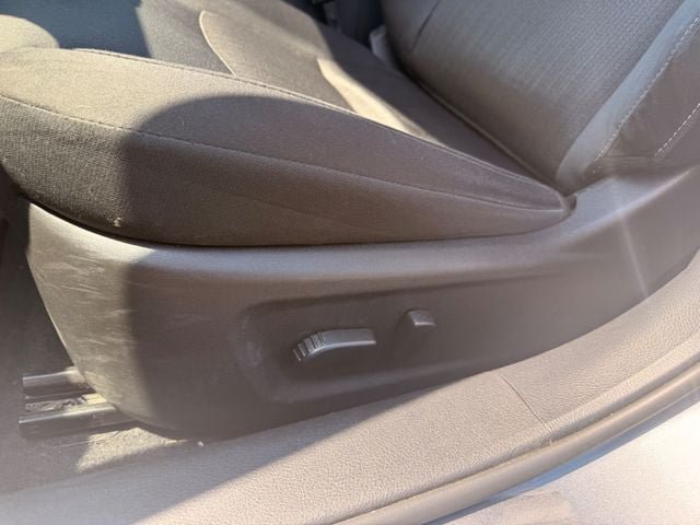 Used 2025 Nissan Altima 2.5 SV FWD image 10