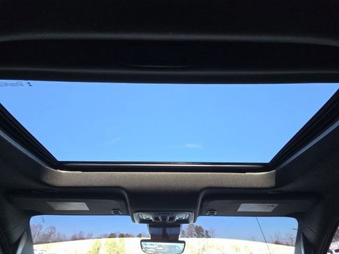 Used 2024 GMC Sierra 1500 AT4 w/ Technology Package image 41