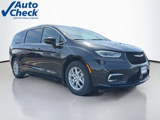 Used 2023 Chrysler Pacifica Touring-L FWD video 1