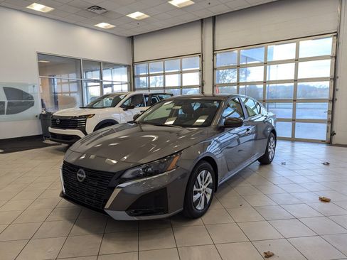 New 2025 Nissan Altima 2.5 S image 7