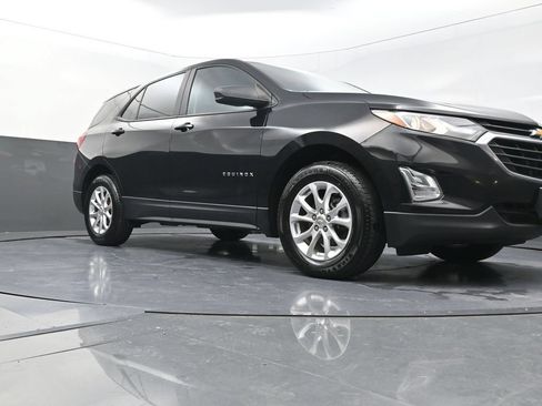 Used 2020 Chevrolet Equinox LS AWD/4WD image 23
