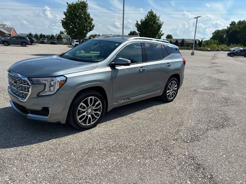 Used 2024 GMC Terrain Denali w/ Denali Premium Package AWD/4WD image 22