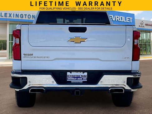 Used 2022 Chevrolet Silverado 1500 LTZ w/ LTZ Premium Package AWD/4WD image 4