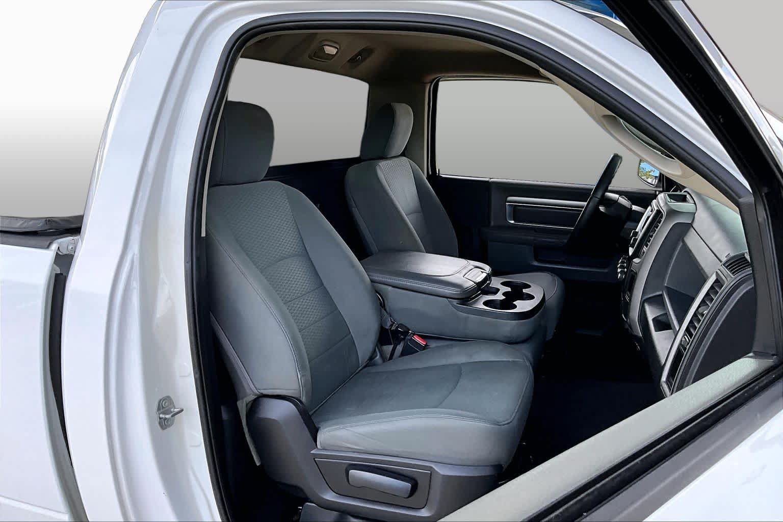 Used 2016 RAM 1500 Express RWD image 8