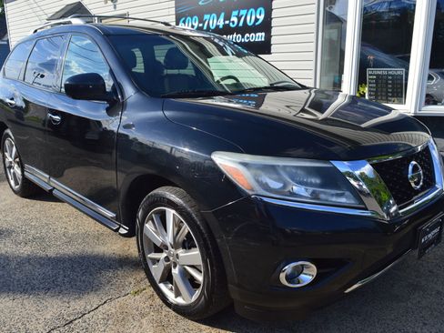 Used 2015 Nissan Pathfinder Platinum AWD/4WD image 7