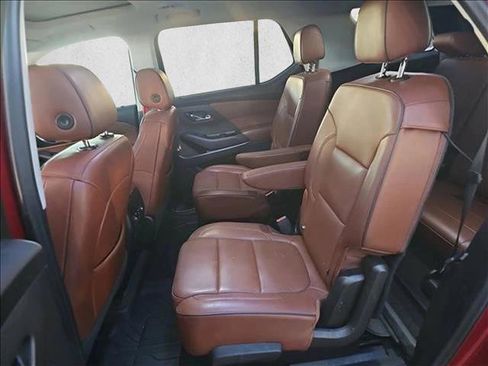 Used 2021 Chevrolet Traverse High Country image 11