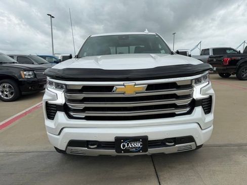 Used 2025 Chevrolet Silverado 1500 High Country image 9