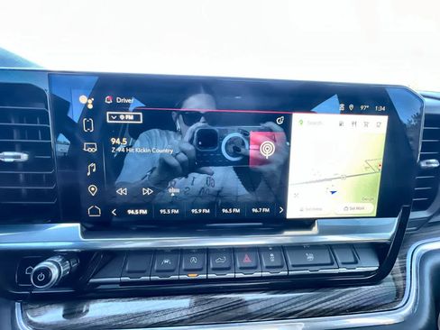 Used 2022 GMC Sierra 1500 Elevation image 13