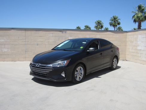 Used 2019 Hyundai Elantra SEL FWD image 1