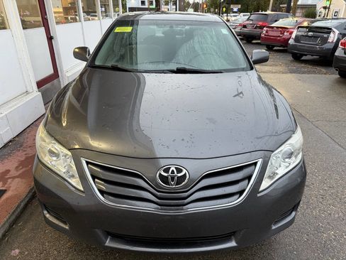 Used 2011 Toyota Camry LE image 7
