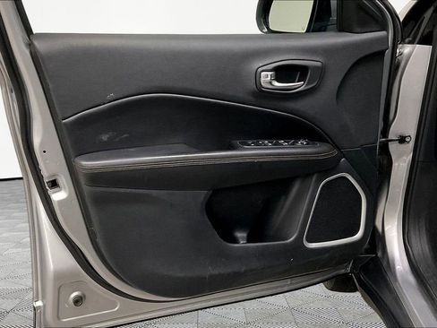 Used 2020 Jeep Compass Limited image 22