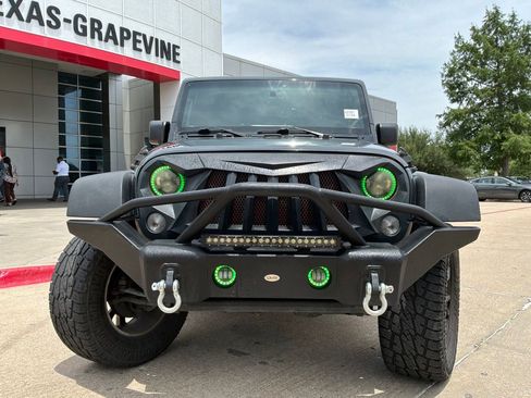 Used 2017 Jeep Wrangler Unlimited Sport w/ Quick Order Package 24S AWD/4WD image 3