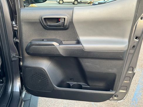 Used 2023 Toyota Tacoma SR AWD/4WD image 21