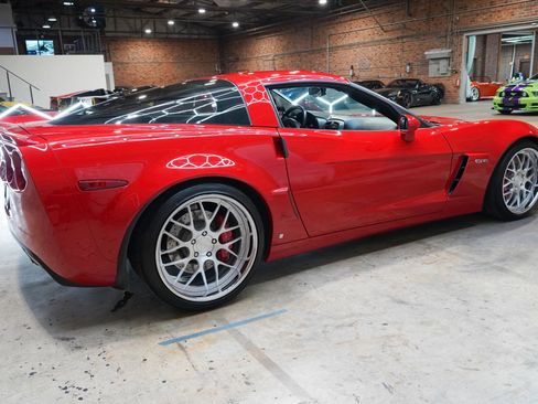 Used 2006 Chevrolet Corvette Z06 w/ Preferred Equipment Group RWD image 14