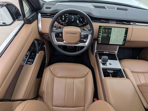 Used 2025 Land Rover Range Rover Long Wheelbase SE image 9