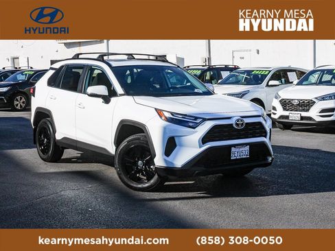 Used 2023 Toyota RAV4 XLE image 1