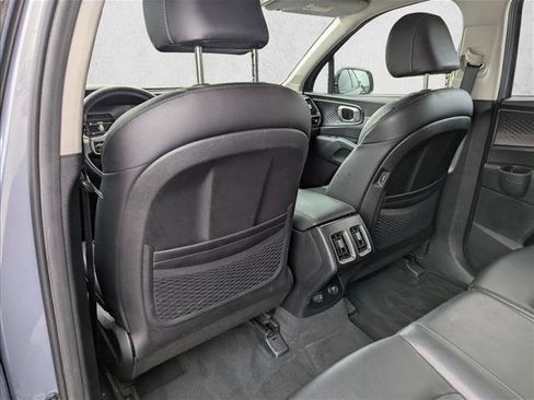 Used 2022 Kia Sorento S FWD image 23