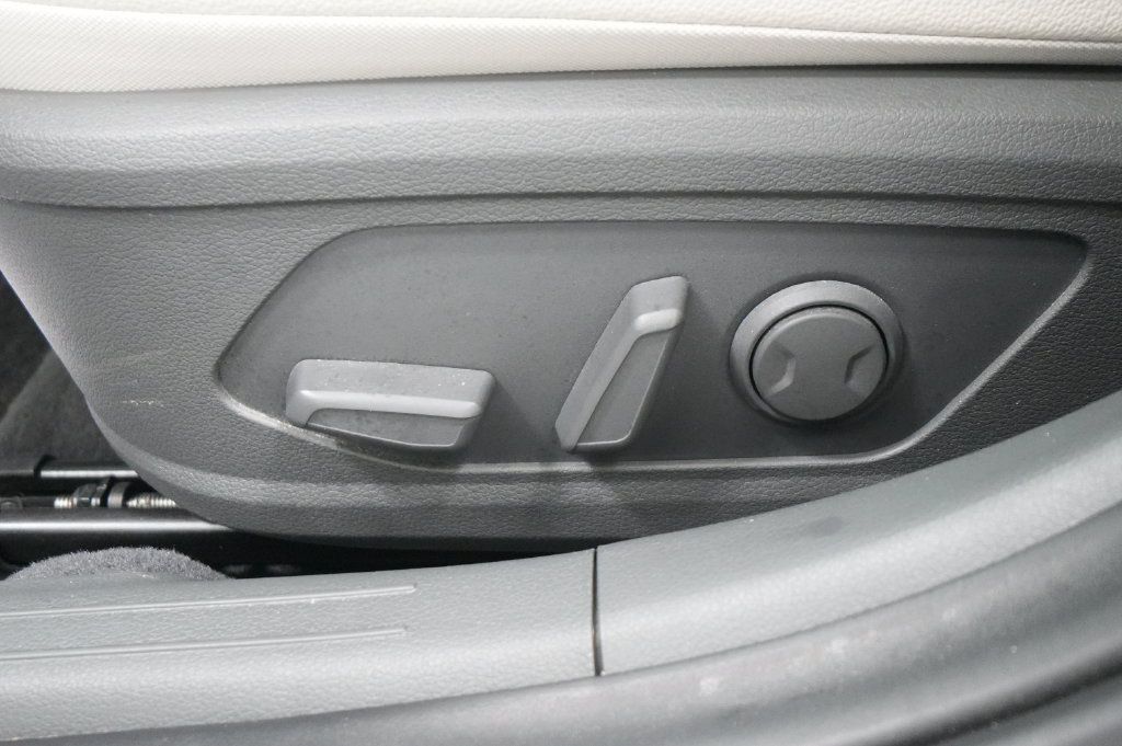 Used 2025 Hyundai Sonata Limited FWD image 16