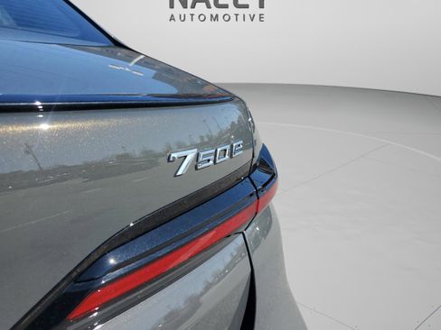Used 2025 BMW 750e xDrive image 6