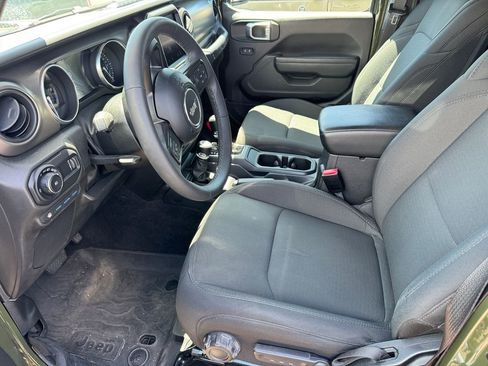 Used 2023 Jeep Wrangler Unlimited w/ 8.4" Radio Group image 11