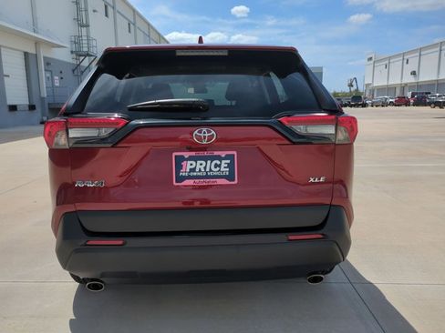 Certified 2025 Toyota RAV4 XLE w/ Convenience Package image 7