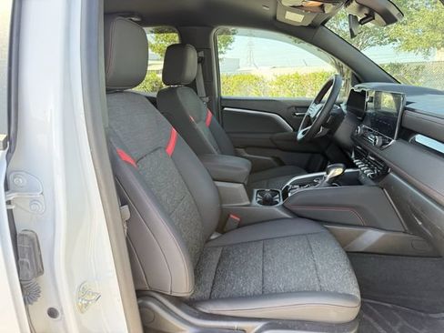 Used 2024 Chevrolet Colorado Z71 w/ Safety Package AWD/4WD image 27