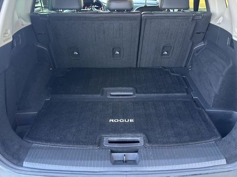 Used 2023 Nissan Rogue Platinum image 8