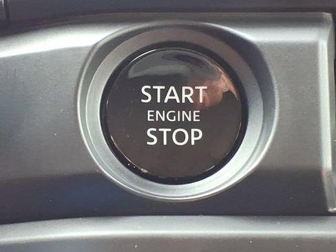 Used 2025 Nissan Pathfinder S AWD/4WD image 25