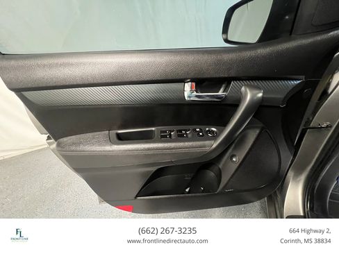 Used 2011 Kia Sorento SX image 12