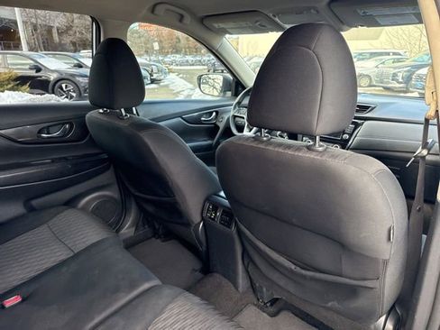 Used 2018 Nissan Rogue S image 18