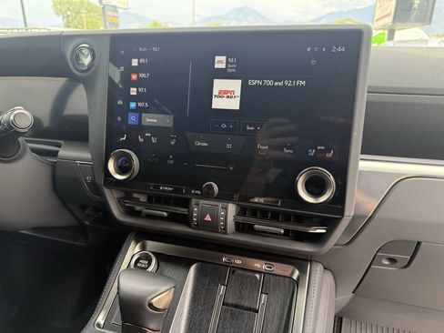 Used 2025 Lexus GX 550 w/ Accessory Package (2T) AWD/4WD image 30