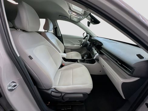 Used 2025 Hyundai Kona SEL image 31