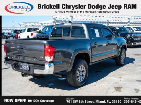 Used 2017 Toyota Tacoma SR5 w/ Tow Package image 5