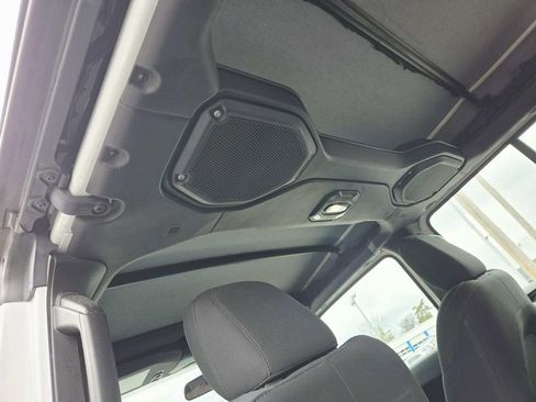 Used 2018 Jeep Wrangler Unlimited Sport image 13