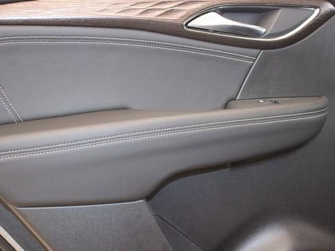 Used 2023 Buick Envision Avenir image 18