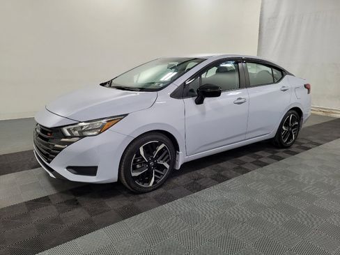 Used 2023 Nissan Versa SR w/ Trunk Package image 2