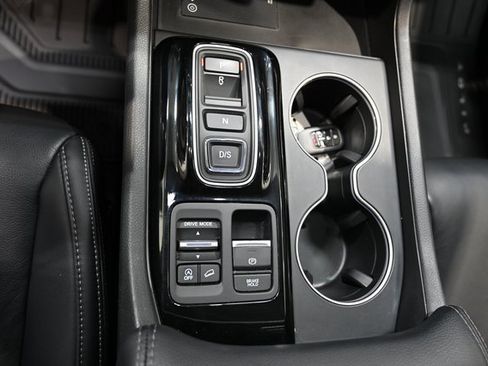 Used 2024 Honda Pilot Touring image 20