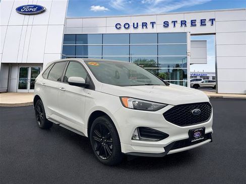 Certified 2024 Ford Edge ST-Line AWD/4WD image 3