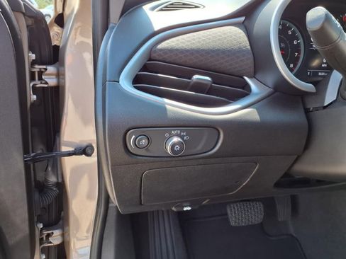 Used 2023 Chevrolet Malibu LT image 13