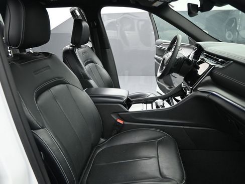 Used 2022 Jeep Grand Cherokee Overland image 23