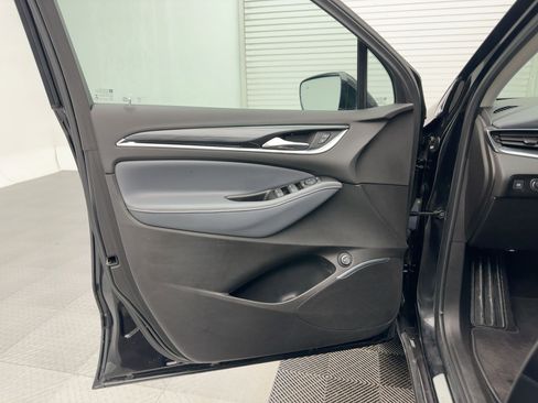 Used 2018 Buick Enclave Essence image 22